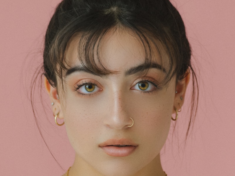 Vorher: Glattes Haar